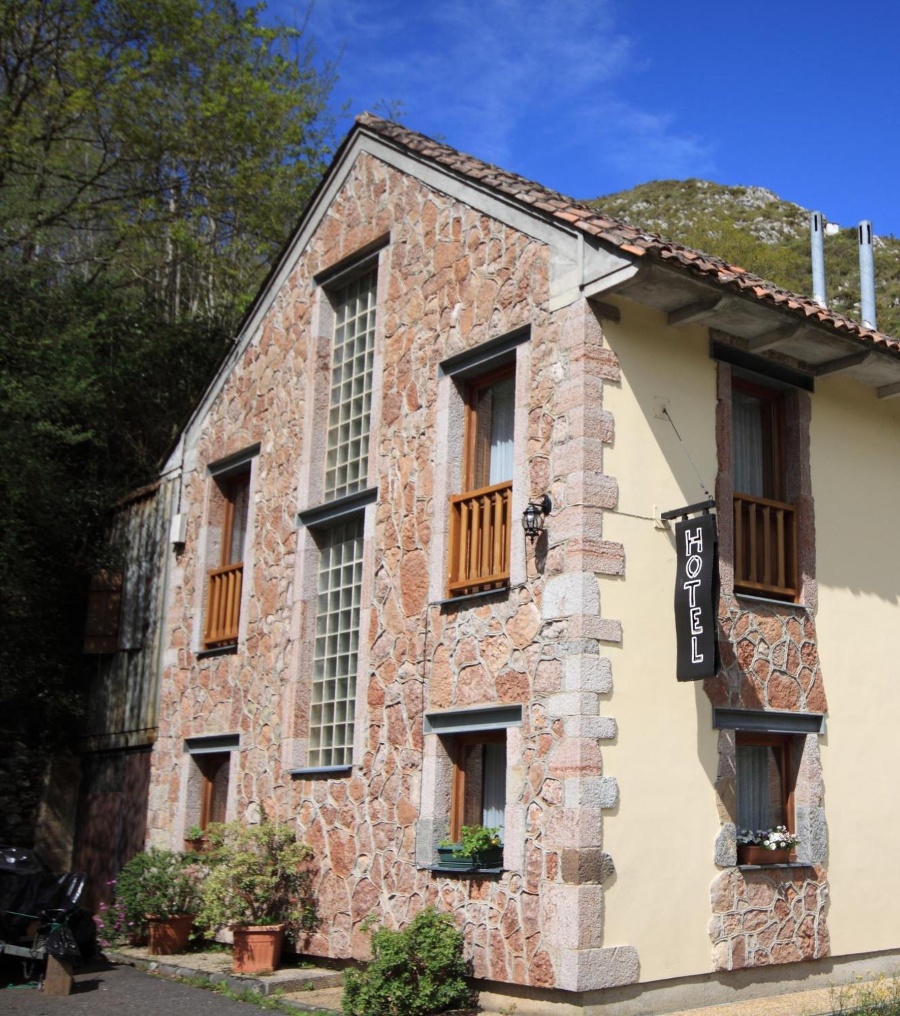 La Salmonera Cangas De Onis Caño Dış mekan fotoğraf